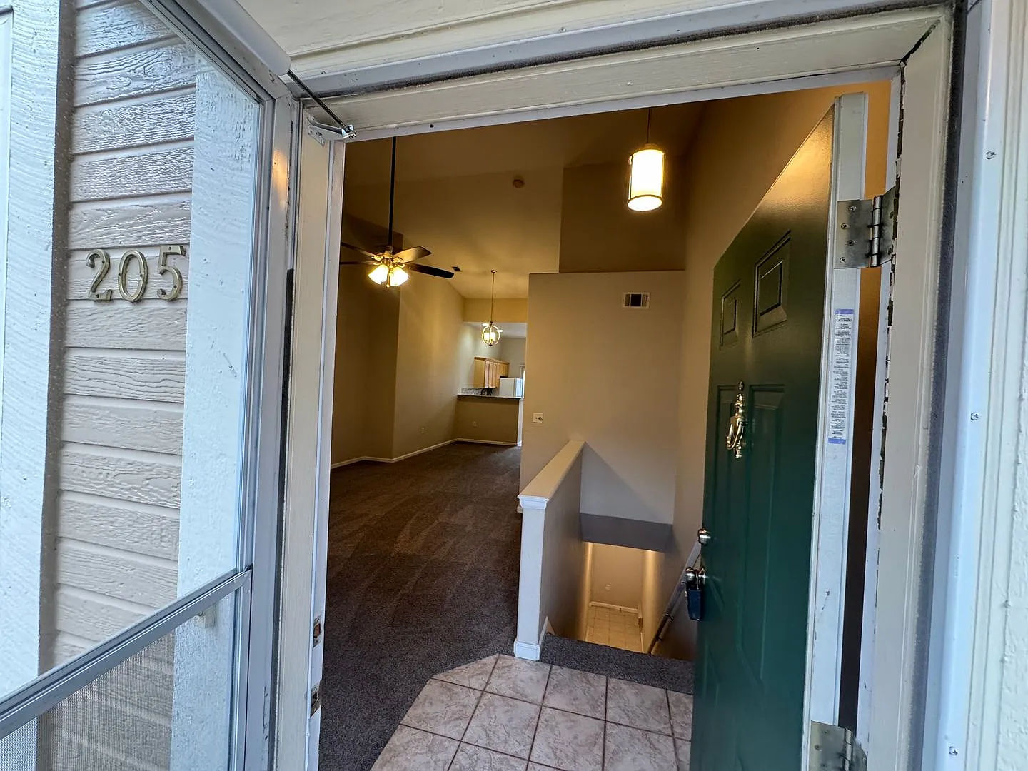 Town Home for Rent! — Photo 3