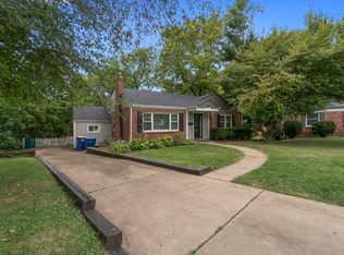 69 Turf Ct, Saint Louis, MO