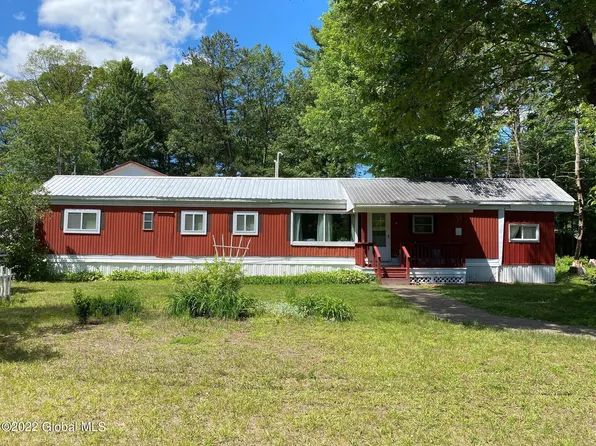 27 Warren Lane, Queensbury, NY 12804