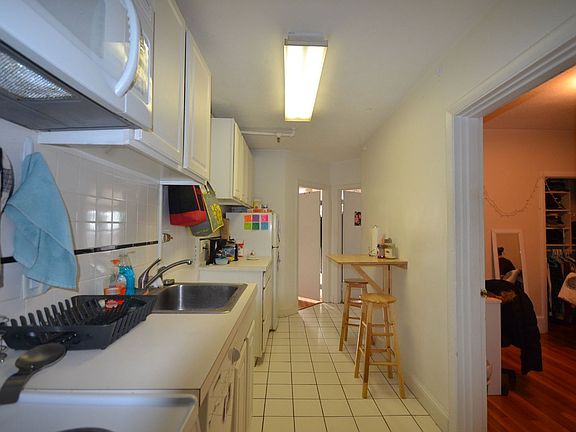 3rd image of 45 Westland Ave APT 8