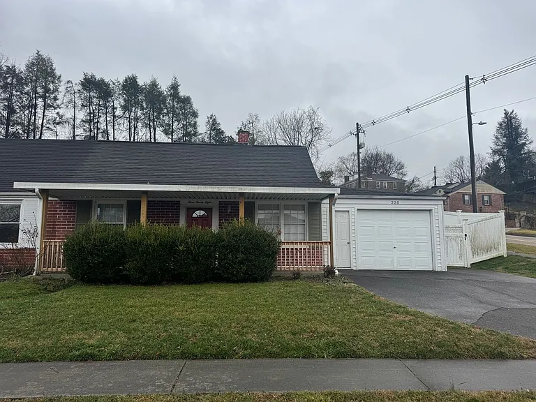 328 Sequoyah Dr — Photo 1