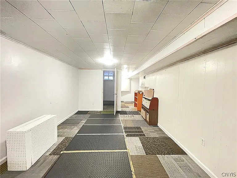 121 Wadsworth Rd — Photo 24