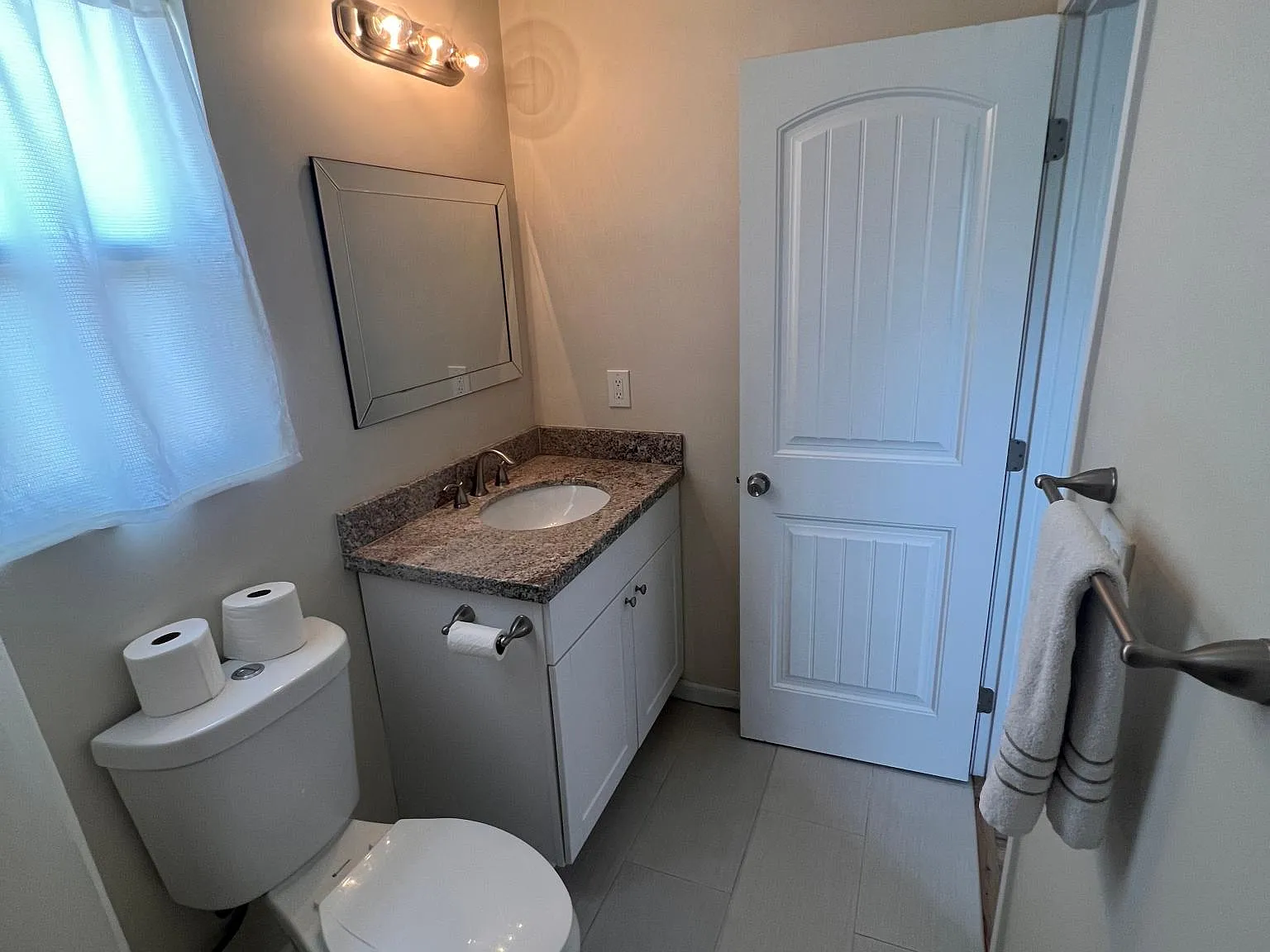 3 bed, 1400 sqft, $3,700 — Photo 2