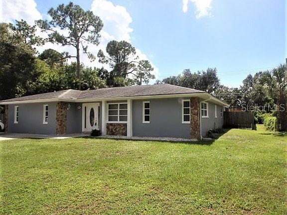 3rd image of 2547 Lakeshore Cir