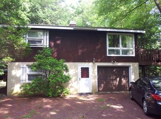 1118 Stonewall Dr, Pocono Pines, PA