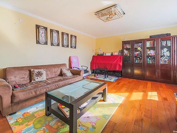 3rd image of 26-25 141st St APT 6G