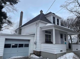 318 W Park St, Marquette, MI 49855