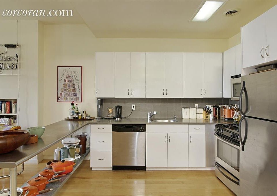 2nd image of 226 Stanhope St APT 3B