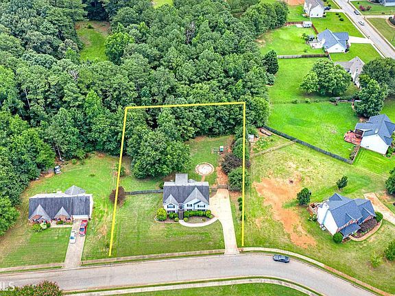 2nd image of 913 Vernon Dr