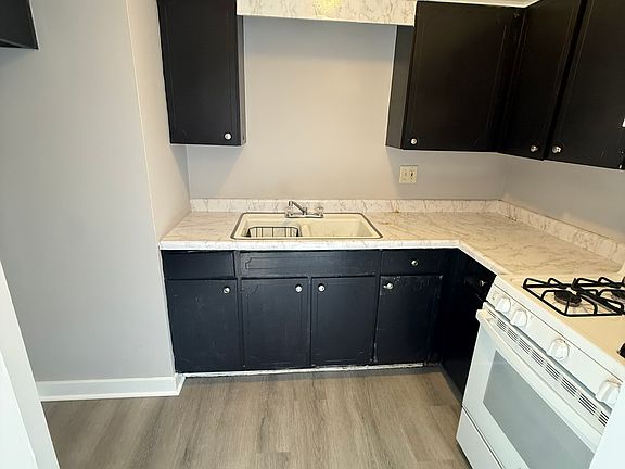 5th image of 4337 Prescott Ave APT 1B