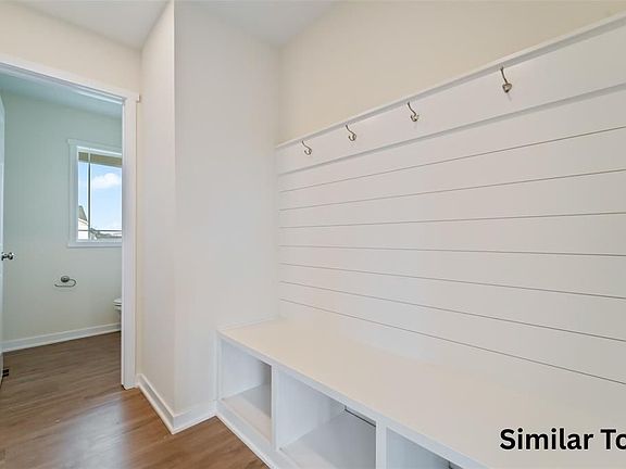 4th image of 215 Varley Ln