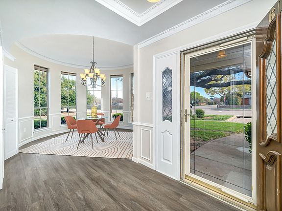 2nd image of 6017 Davenport Rd