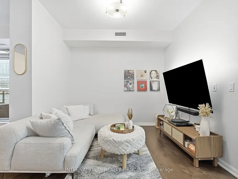 628 Fleet St #711 — Photo 5