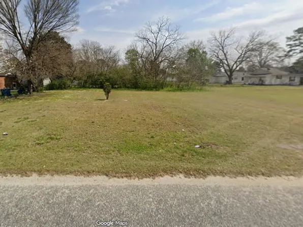 208 N Lee Ave, Dunn, NC 28334