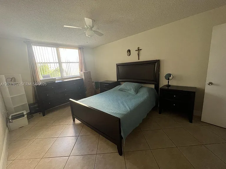8215 Lake Dr #401 — Photo 2