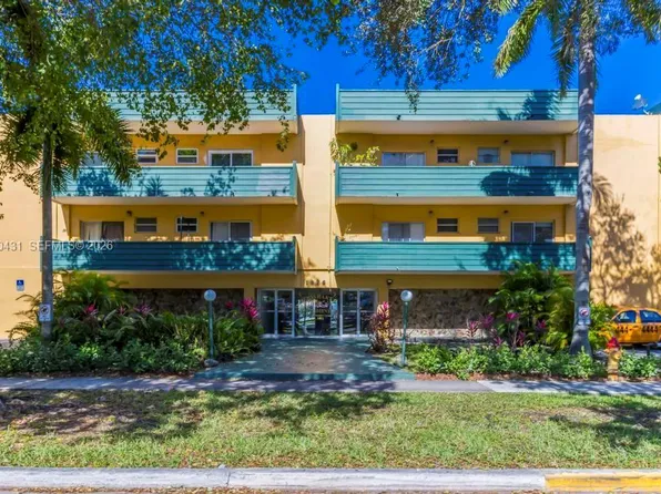 1975 NE 135th St, North Miami, FL