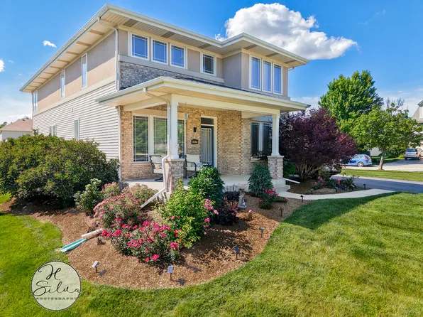 1410 Grand Pointe Blvd, Dundee, IL 60118