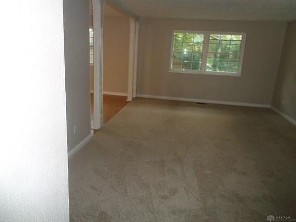3rd image of 920 Buttercreek Cir