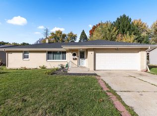 4012 Highcrest Rd, Rockford, IL 61107