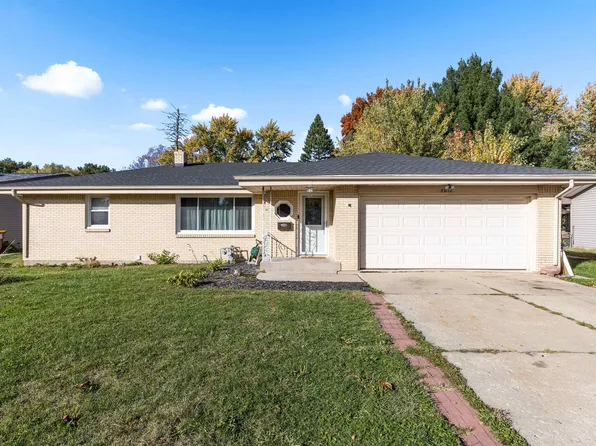 4012 Highcrest Rd, Rockford, IL 61107