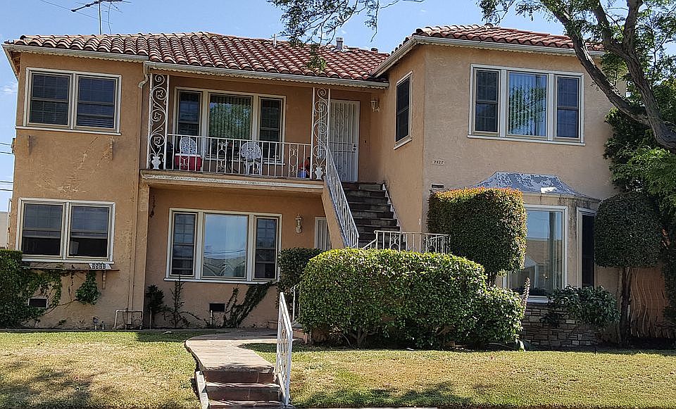 1st image of 2520 W 85th St