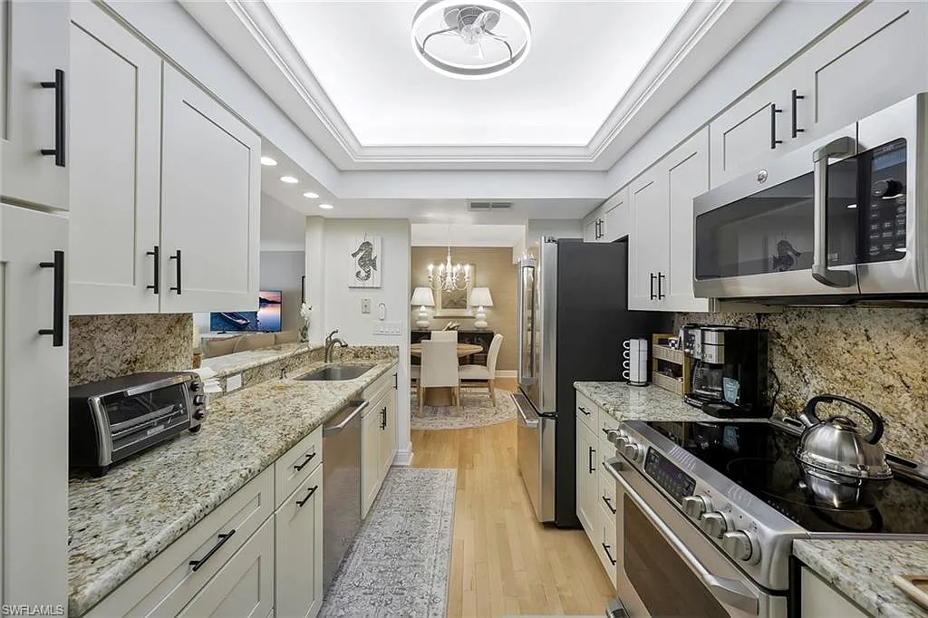 2 bed, 2.0 bath, 1701 sqft, $10,500 — Photo 3