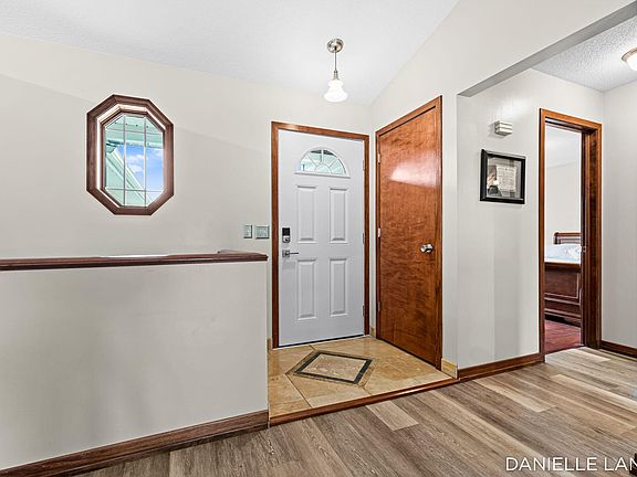 3rd image of 5809 Promise Dr SE