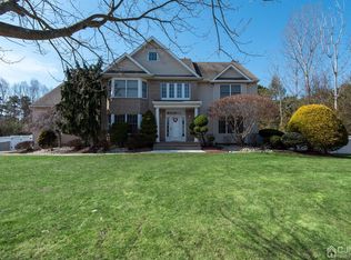 1 Clark Ct, Monroe Township, NJ 08831