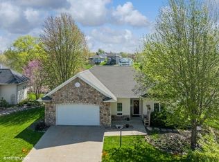 245 E Dovetail Dr, Coralville, IA 52241