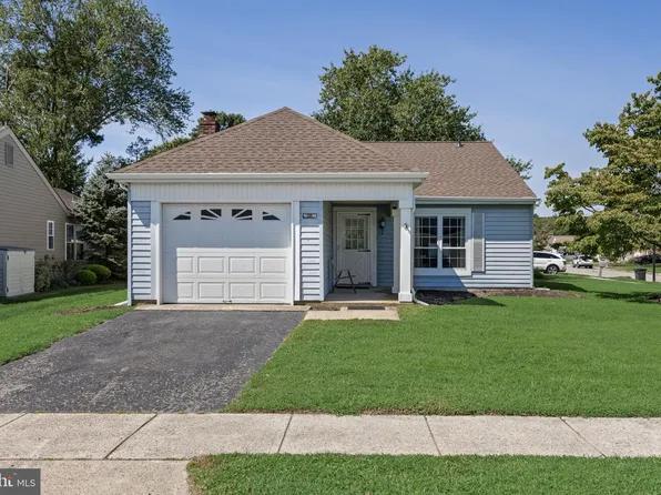 22 Windsor Rd, Southampton, NJ 08088