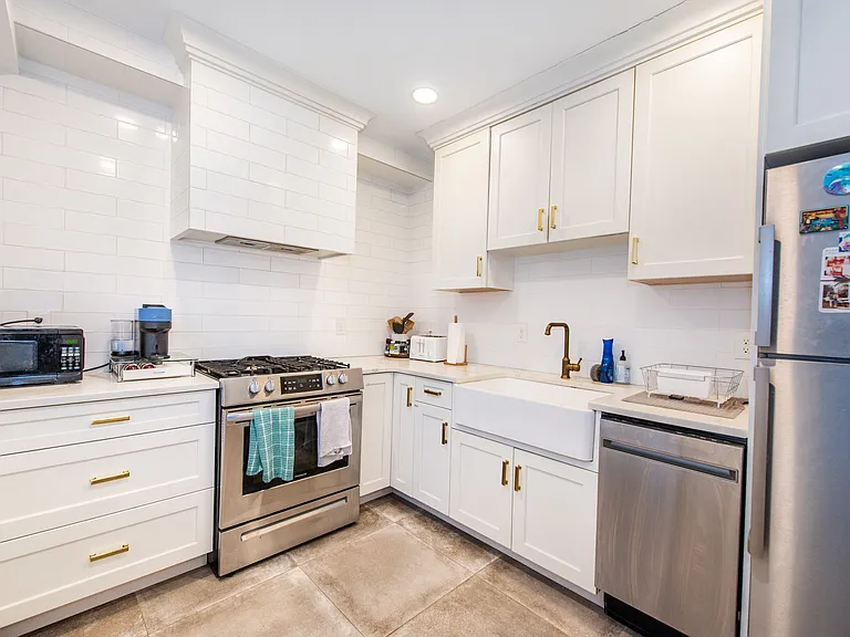 378 Claremont Ave #1 — Photo 8