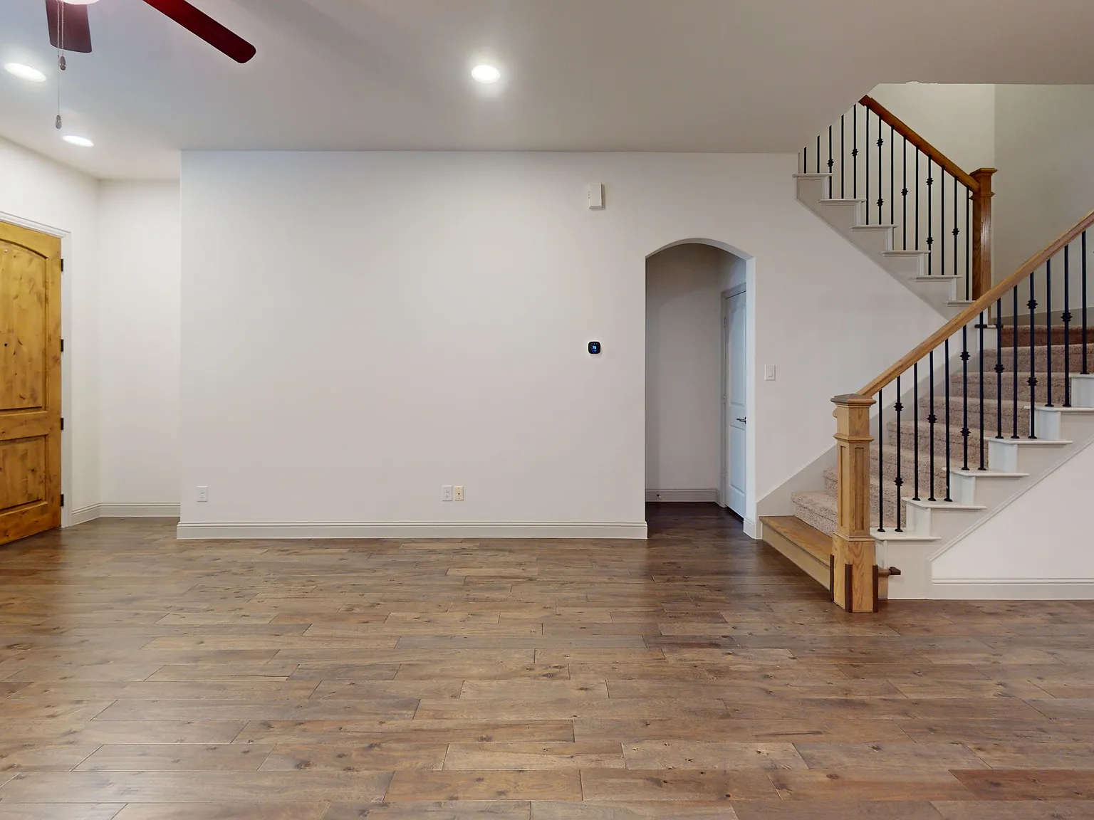 3 bed, 2.5 bath, 2070 sqft, $2,880 — Photo 4