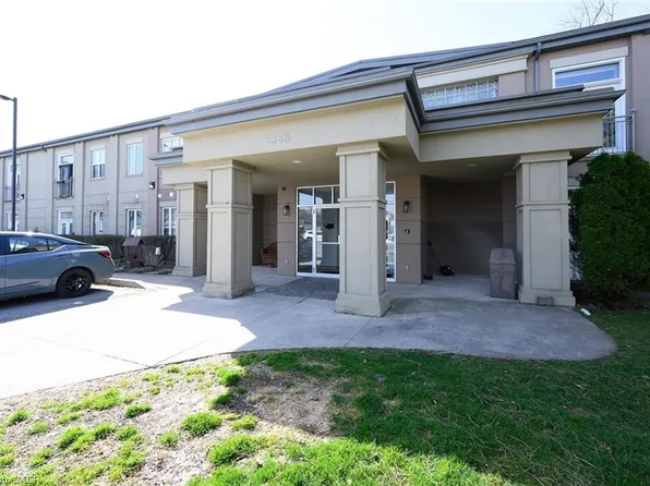 6365 Drummond Rd #105, Niagara Falls, ON L2G 4N1