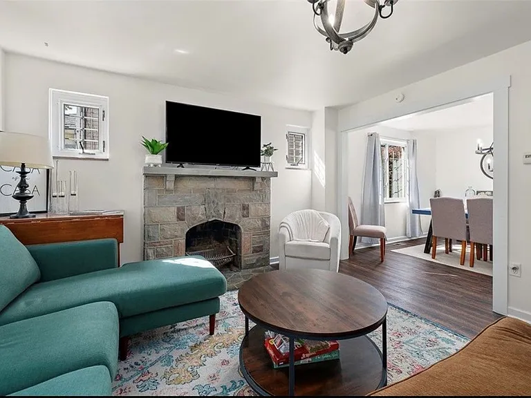 327 Chestnut St — Photo 2