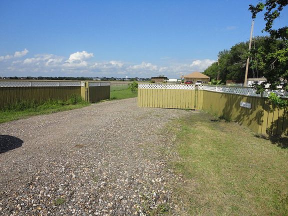 4th image of 612 Henry Barber Way
