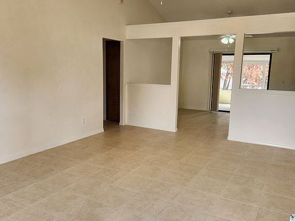 5th image of 818 Seven Gables Cir SE