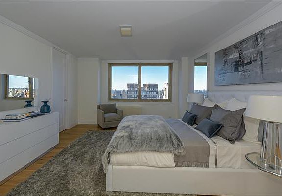 5th image of 201 E 86th St APT 26B