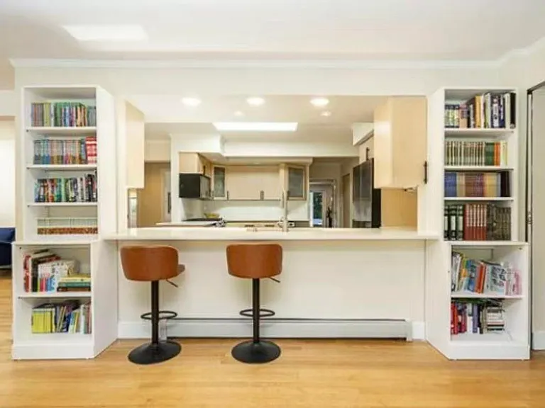 3841 Bayridge Ave — Photo 4