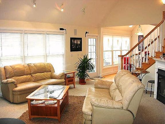 4th image of 6229 Penfield Ln