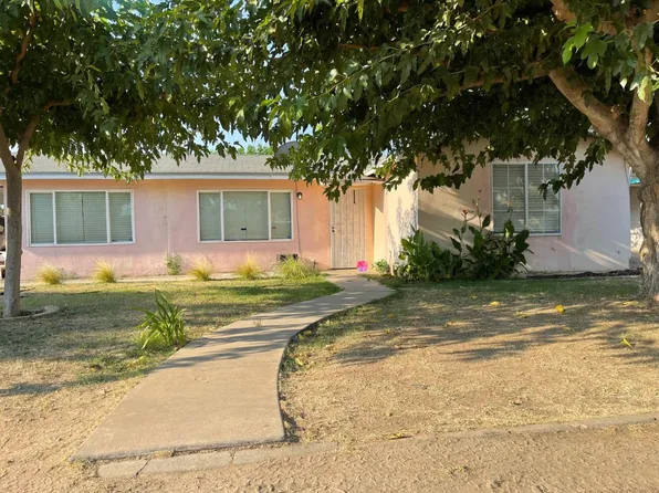 8689 E Dinuba Ave, Selma, CA 93662
