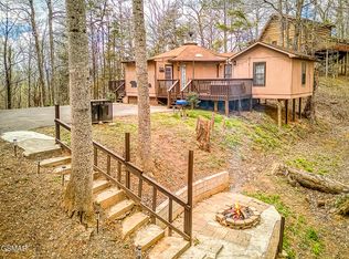 1071 E Foothills Dr, Gatlinburg, TN 37738