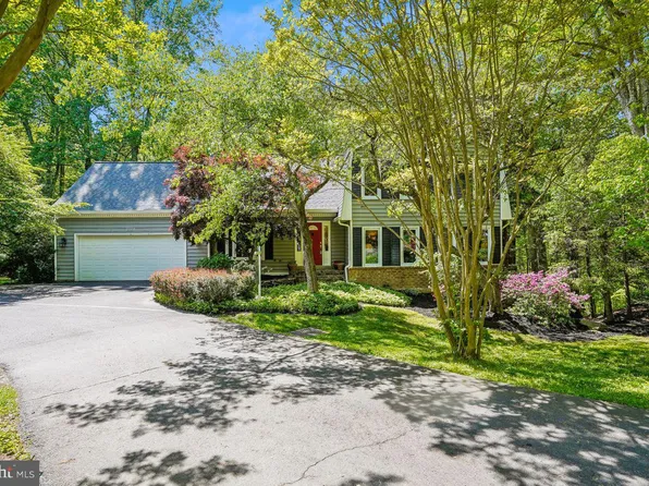 11115 Lochinver Ln, Oakton, VA 22124