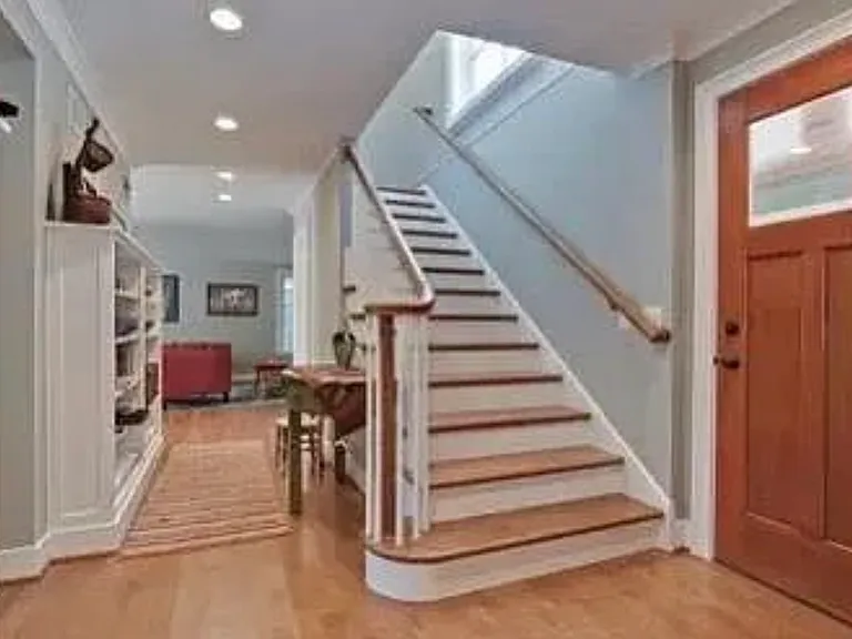 916 Driscoll Ct — Photo 4