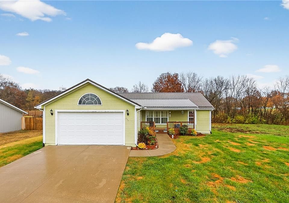 1st image of 607 W Haven Dr