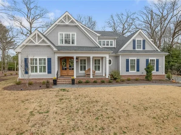 111 Carters Creek Ln, Carrollton, VA 23314