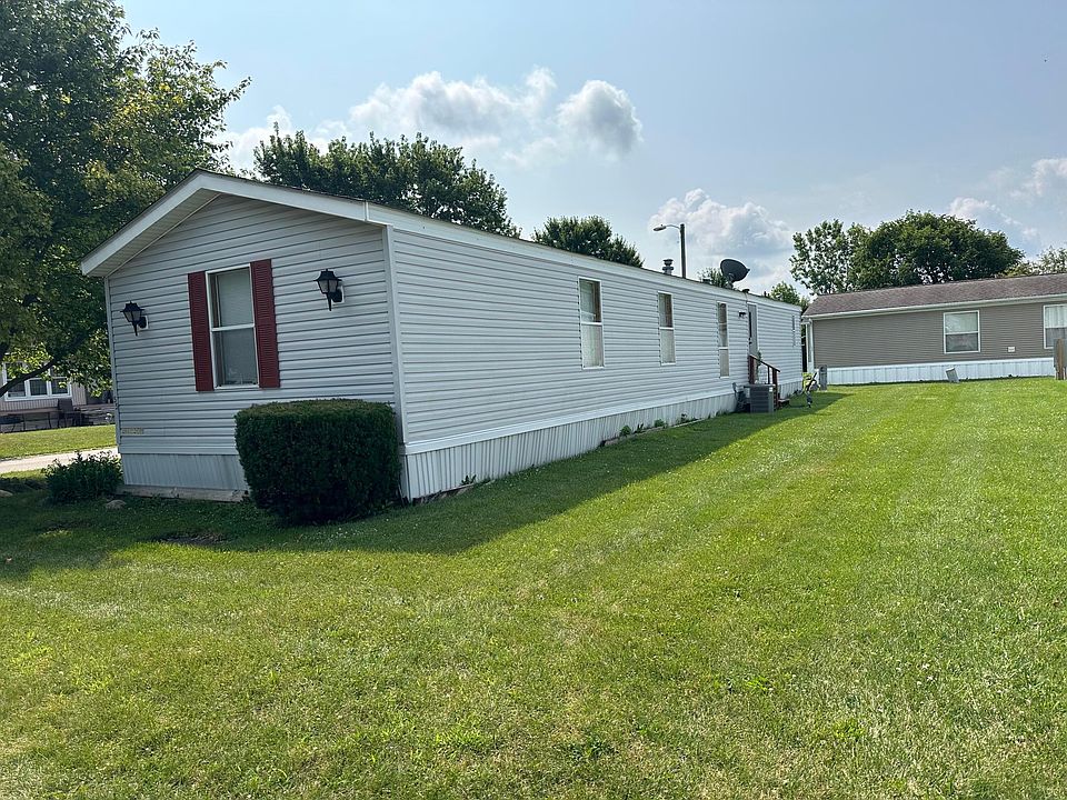 2nd image of 55 Woodcrest Dr