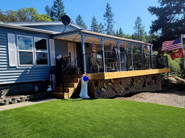 424 Ann Roy Dr, Grants Pass, OR 97527