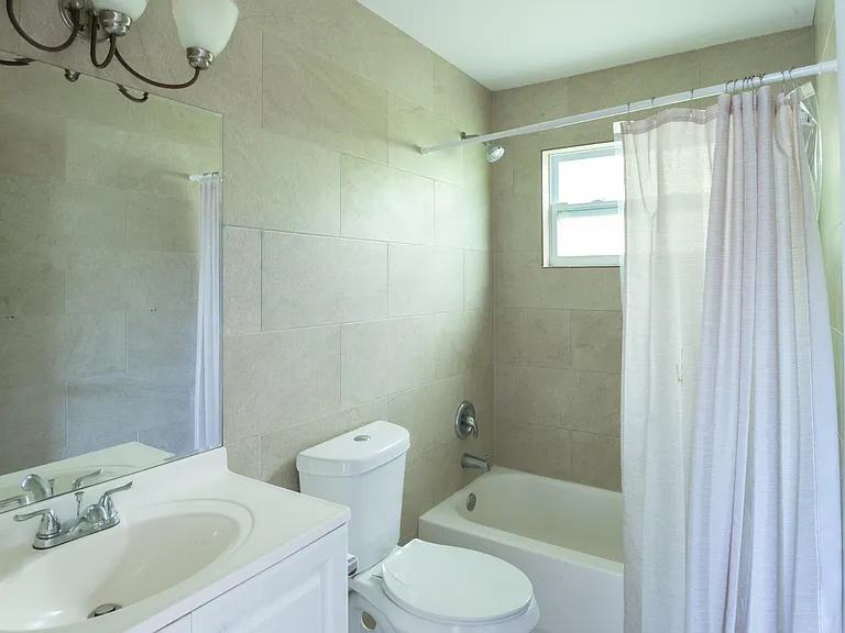 715 N Swinton Ave #2A — Photo 9