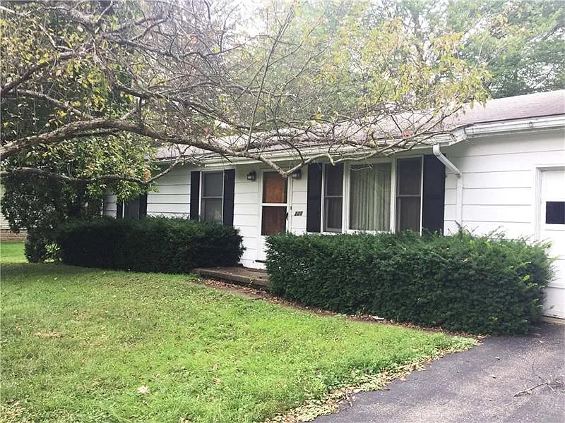 221 Fairmont Dr photo 1