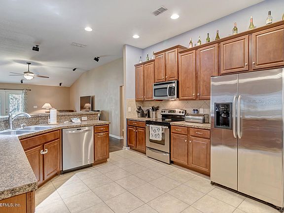 2nd image of 37 Robin Bay Dr